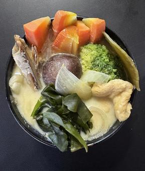 R7.11.14　人参などの具沢山みそ汁 具沢山みそ汁,具だくさんみそ汁,人参の写真素材