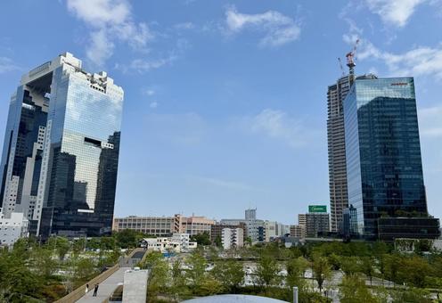 朝の大阪梅田の街並み　ミラービル 梅田,大阪市,府中の写真素材