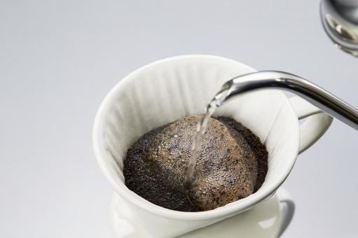 ドリップコーヒー コーヒードーム ドリップコーヒー コーヒードーム ドリップコーヒー,ペーパードリップ,入れるの写真素材