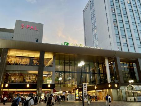 夕方のJR仙台駅東口 夕方のJR仙台駅東口 仙台駅,仙台市,東北新幹線の写真素材