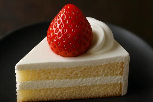 苺のショートケーキ 苺のショートケーキの写真