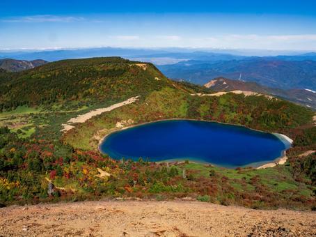 秋の五色沼(魔女の瞳) 秋の五色沼(魔女の瞳) 山,秋,自然の写真素材