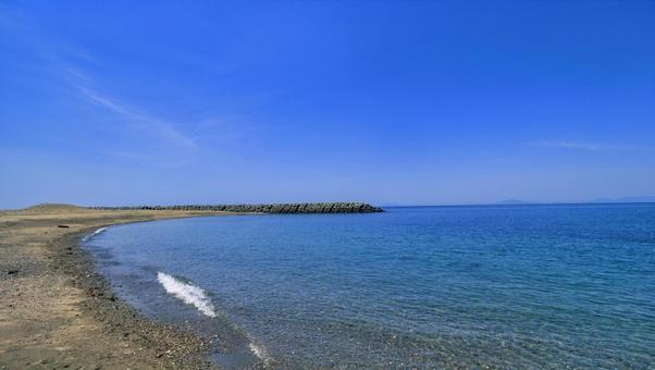 テトラポットと海水浴場 テトラポットと海水浴場の写真