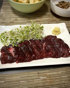 鯨赤身のお刺身 旦那飯,男の料理,手料理の写真素材