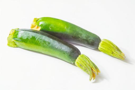 ズッキーニ　白背景 ズッキーニ,夏野菜,野菜の写真素材