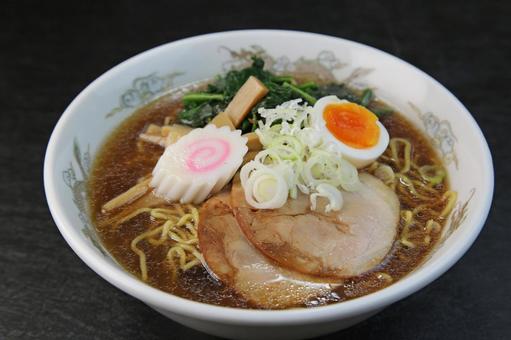 醤油ラーメン 醤油ラーメンの写真