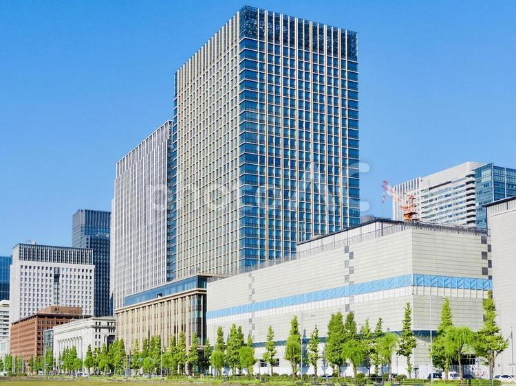日比谷公園から望む丸ノ内二重橋ビル 丸の内二重橋ビル,東京會舘,東京商工会議所の写真素材