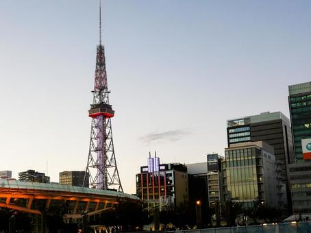 中部電力MIRAI TOWER（夕方） 中部電力miraitower,名古屋テレビ塔,夕方の写真素材