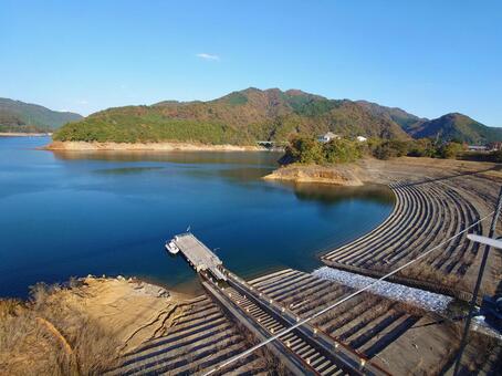 秋の宮ケ瀬湖 湖,紅葉,秋の写真素材