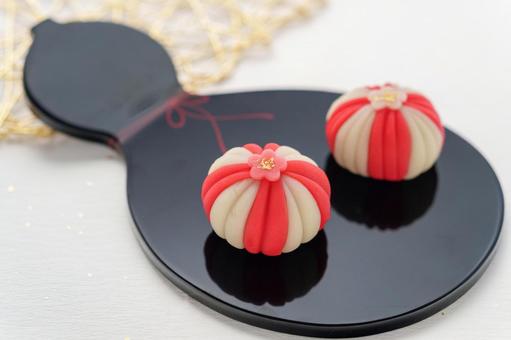 お正月の和菓子「正月手鞠」 和菓子,お正月,手鞠の写真素材