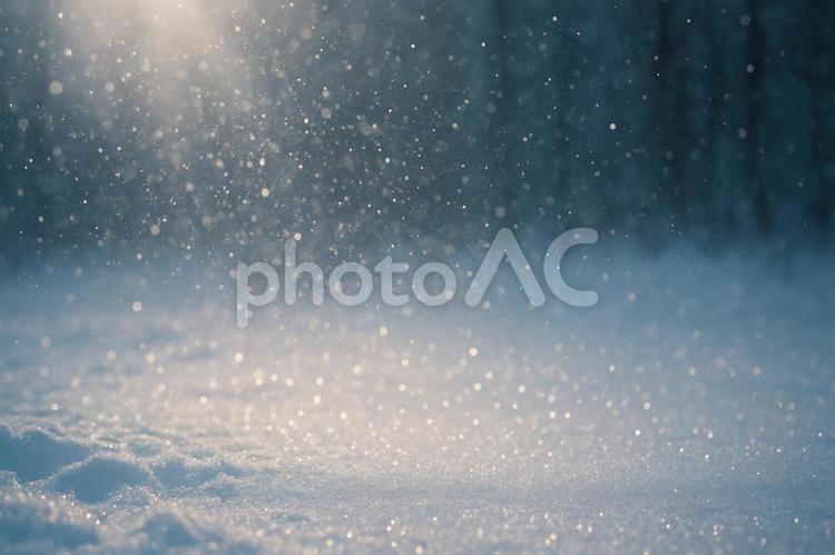 キラキラ輝く冬の美しいダイヤモンドダスト ダイヤモンドダスト,雪,冬の写真素材