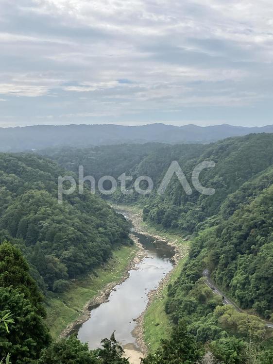 月ヶ瀬梅林から見た干上がった名張川 名張川,渇水,干からびるの写真素材