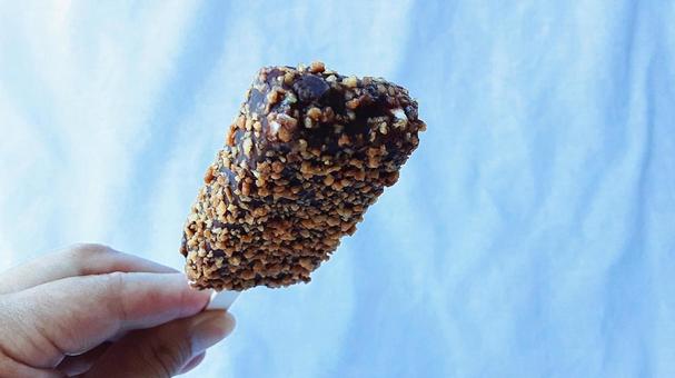 チョコクランチアイス・2 チョコクランチアイス・2 アイス,お菓子,氷菓の写真素材