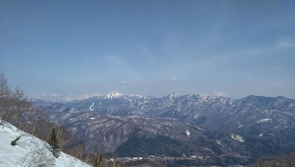 冬の山並み 冬の山並みの写真