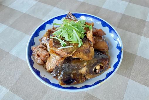 たくさんの魚のあら炊き料理 たくさんの魚のあら炊き料理 あら炊き,魚,魚料理の写真素材