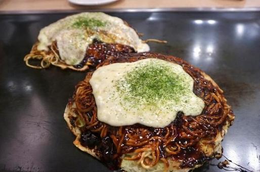 お好み焼き(チーズ乗せ) お好み焼き(チーズ乗せ)の写真