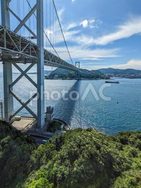 関門橋と関門海峡の風景 関門橋,関門海峡,橋梁の写真素材