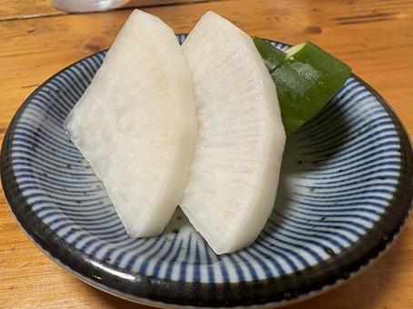 大根ときゅうりのお漬物 食べ物,食事,美味しそうの写真素材