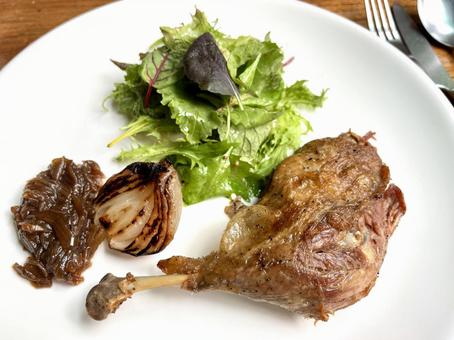 鴨のコンフィ 鴨,鴨肉,肉の写真素材