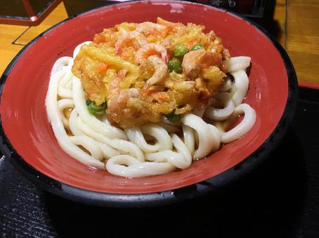 讃岐うどん(かき揚げ 冷かけうどん) 讃岐うどん(かき揚げ 冷かけうどん) かき揚げ,うどん,冷かけうどんの写真素材