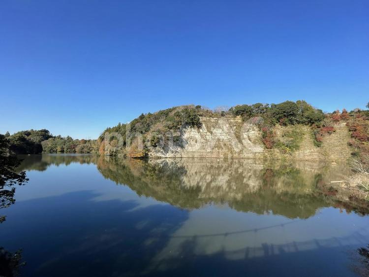 千葉房総半島の秋の自然 湖,秋,紅葉の写真素材