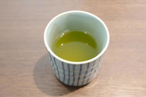 無料サービスのお茶　玄米茶・湯呑・和食　 お茶,玄米茶,湯呑の写真素材