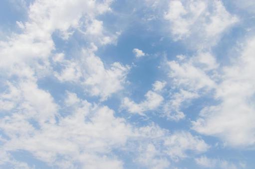 青い空と白い雲 青空,雲,背景の写真素材