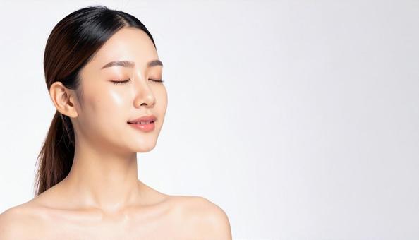 ビューティーイメージ 目をつむる女性 ビューティーイメージ 目をつむる女性の写真