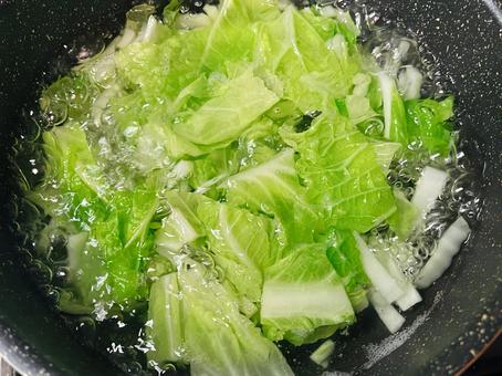 白菜を茹でる 白菜,ハクサイ,茹でるの写真素材