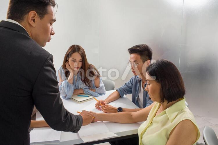 英会話のグループレッスン 英会話のグループレッスン ビジネス英会話,英会話,習い事の写真素材