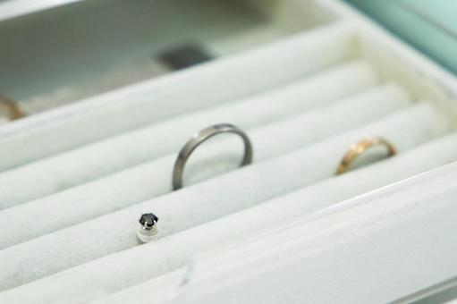 Accessory case, JPG