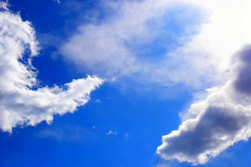 昼間の空 昼間の空の写真