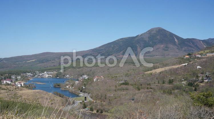 山と湖の風景 山,湖,森の写真素材