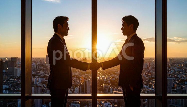 握手を求める男性のビジネスマン 握手,ビジネスパーソン,ビジネスマンの写真素材