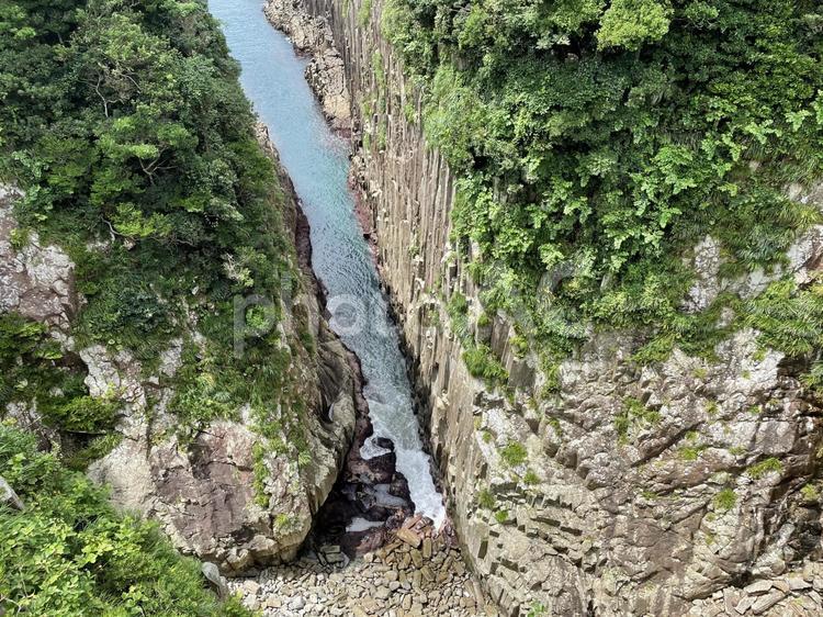 馬が背 断崖絶壁,日向岬,宮崎県の写真素材
