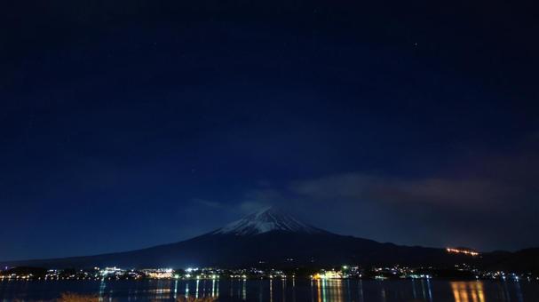 夜の富士山 夜の富士山の写真
