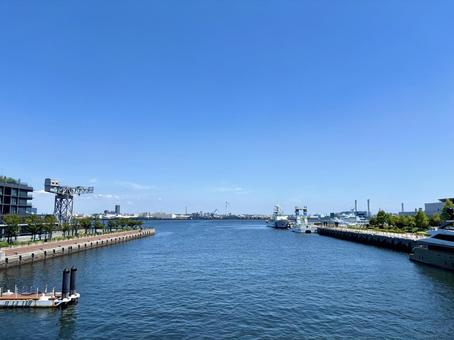 ハンマーヘッドの晴れた日 ハンマーヘッドの晴れた日 横浜,みなとみらい,馬車道の写真素材