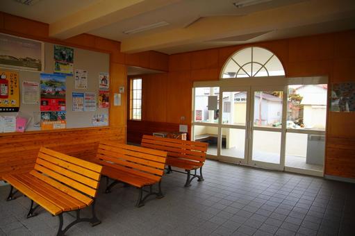 日高本線 新冠駅 日高本線 新冠駅の写真