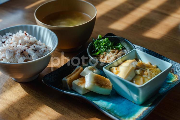 豆腐の卵とじとはんぺんの和朝食 朝食,和食,ごはんの写真素材