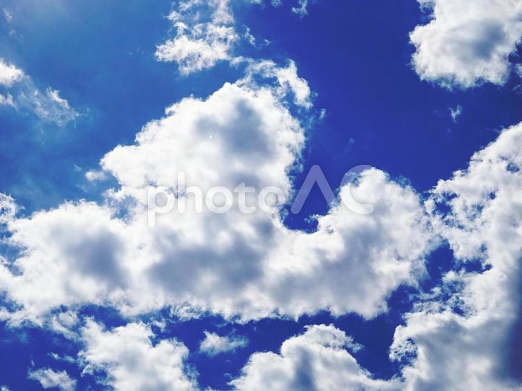 夏だよ！！暑い雲 なつ,初夏,真夏の写真素材