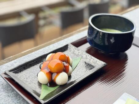 みたらし団子と抹茶の和カフェ時間 みたらし団子,和菓子,団子の写真素材