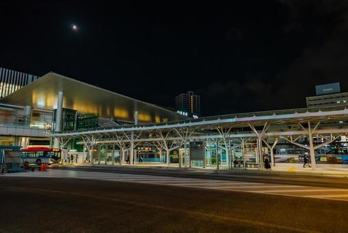 【新潟】夜の新潟駅 【新潟】夜の新潟駅 新潟駅,新潟,夜の写真素材