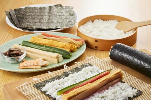 巻き寿司 調理シーン 巻き寿司 調理シーン 巻き寿司,調理シーン,海苔の写真素材