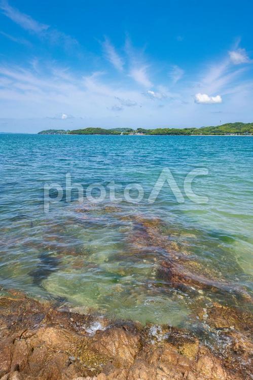 海岸沿いから眺める岩場の海の景色 海,海岸,海岸沿いの写真素材
