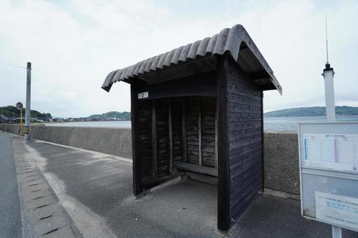 福岡 糸島フォトジェニックな香月バス停5 香月バス停,バス停,海の写真素材