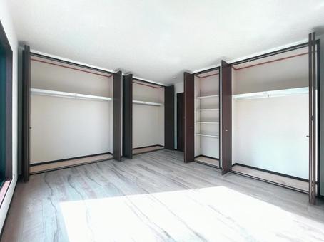 クローゼットの多い部屋 クローゼット,収納,棚の写真素材