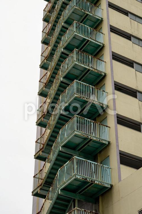 ビルのの避難階段 階段,屋外階段,ビルの写真素材