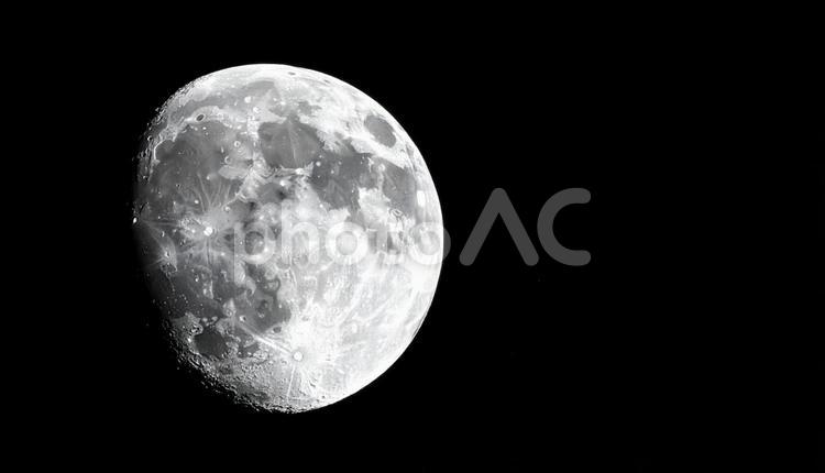 白と黒の月の表情 月,クレーター,天体の写真素材