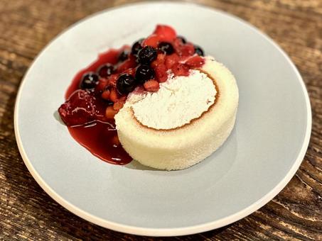 フロマージュブランロールケーキ フロマージュブランロールケーキの写真