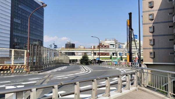 池袋駅北口周辺 池袋駅北口周辺 歩道橋,空,外灯の写真素材